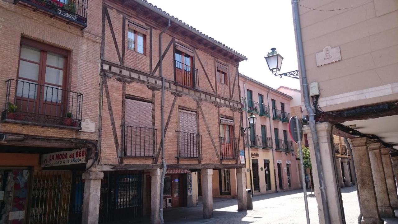 Hotel Casa De Huespedes Vecinodecerbantes Alcalá de Henares Exteriér fotografie